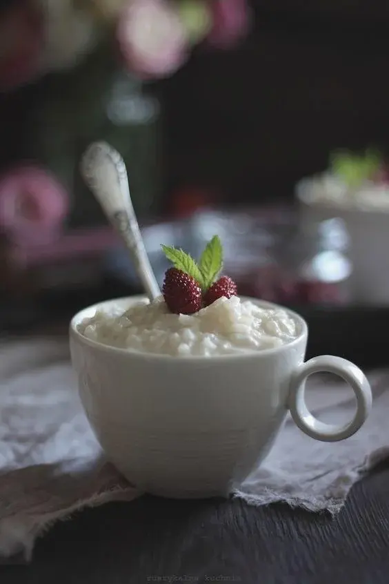 Pudding ryżowy jako idealna przekąska na jesienne wieczory - przepis