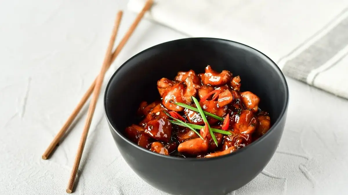 danie japońskie z użyciem sosu teriyaki