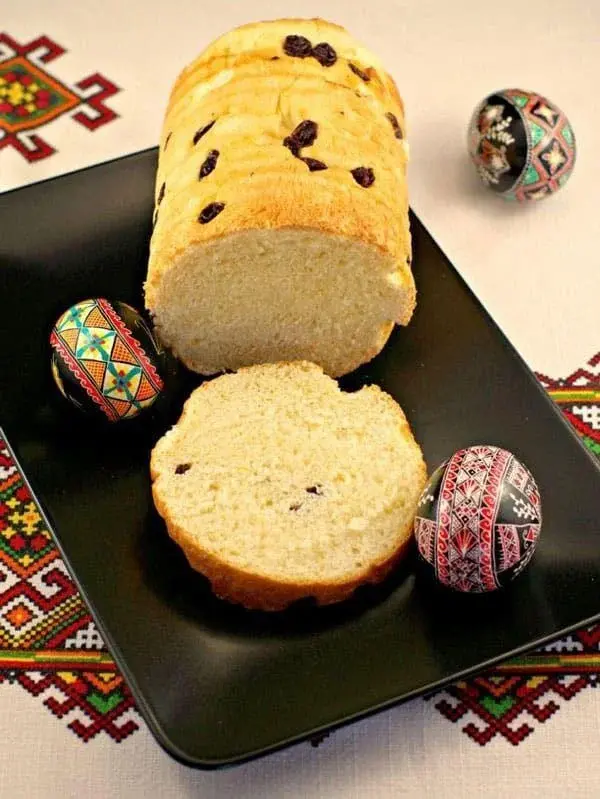 Babka wielkanocna - przepis na tradycyjne świąteczne ciasto