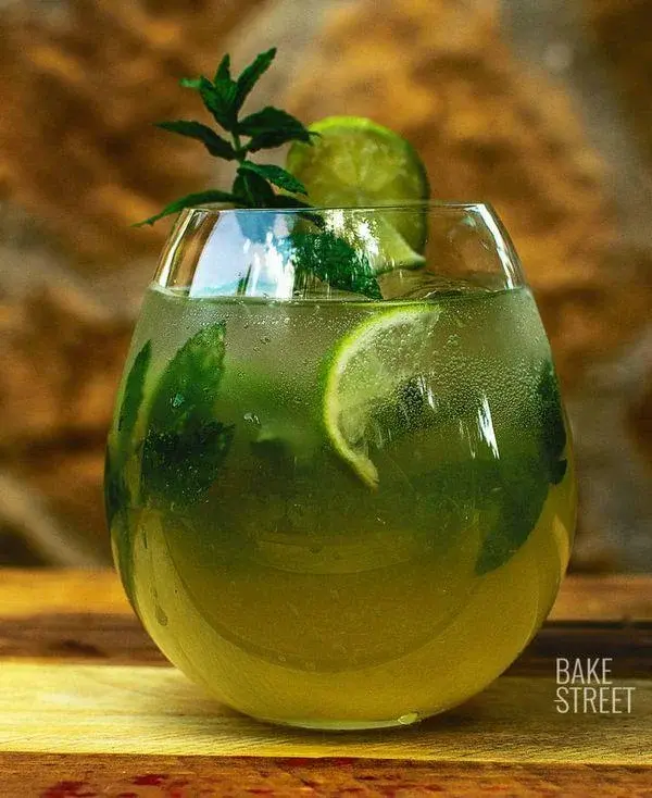 Bezalkoholowe mojito - przepis na orzeźwiający napój na bazie mięty