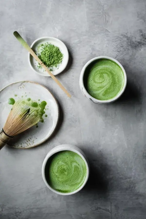 Matcha - zielona herbata w proszku: Właściwości i sposób parzenia