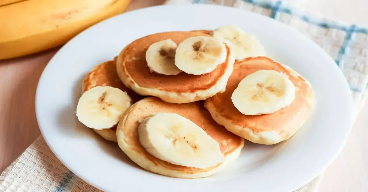 Główne zdjęcie - Pożywne placki z banana i płatków owsianych. Pomysł na popisowe śniadanie z Tik Toka