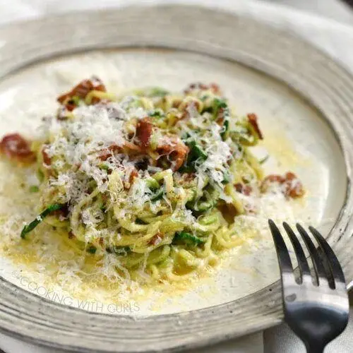 Spaghetti alla carbonara - przepis na szybkie i pyszne danie włoskie z makaronem