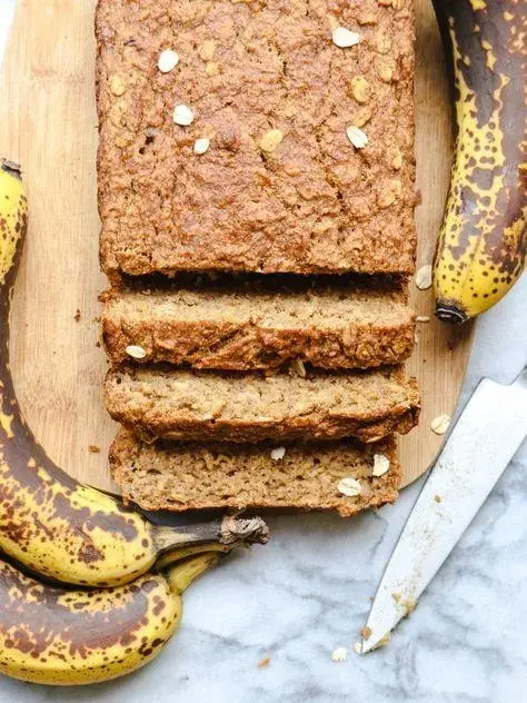 Domowe wypieki: Przepis na chlebek bananowy z orzechami