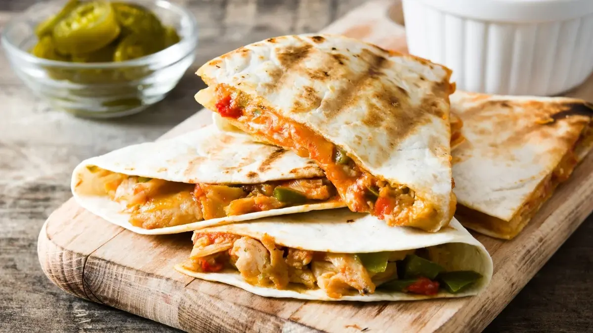 quesadilla jedna na  drugiej